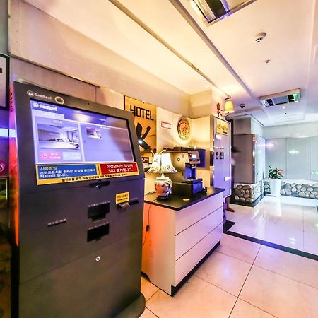 Gimhae Business Hotel K Εξωτερικό φωτογραφία