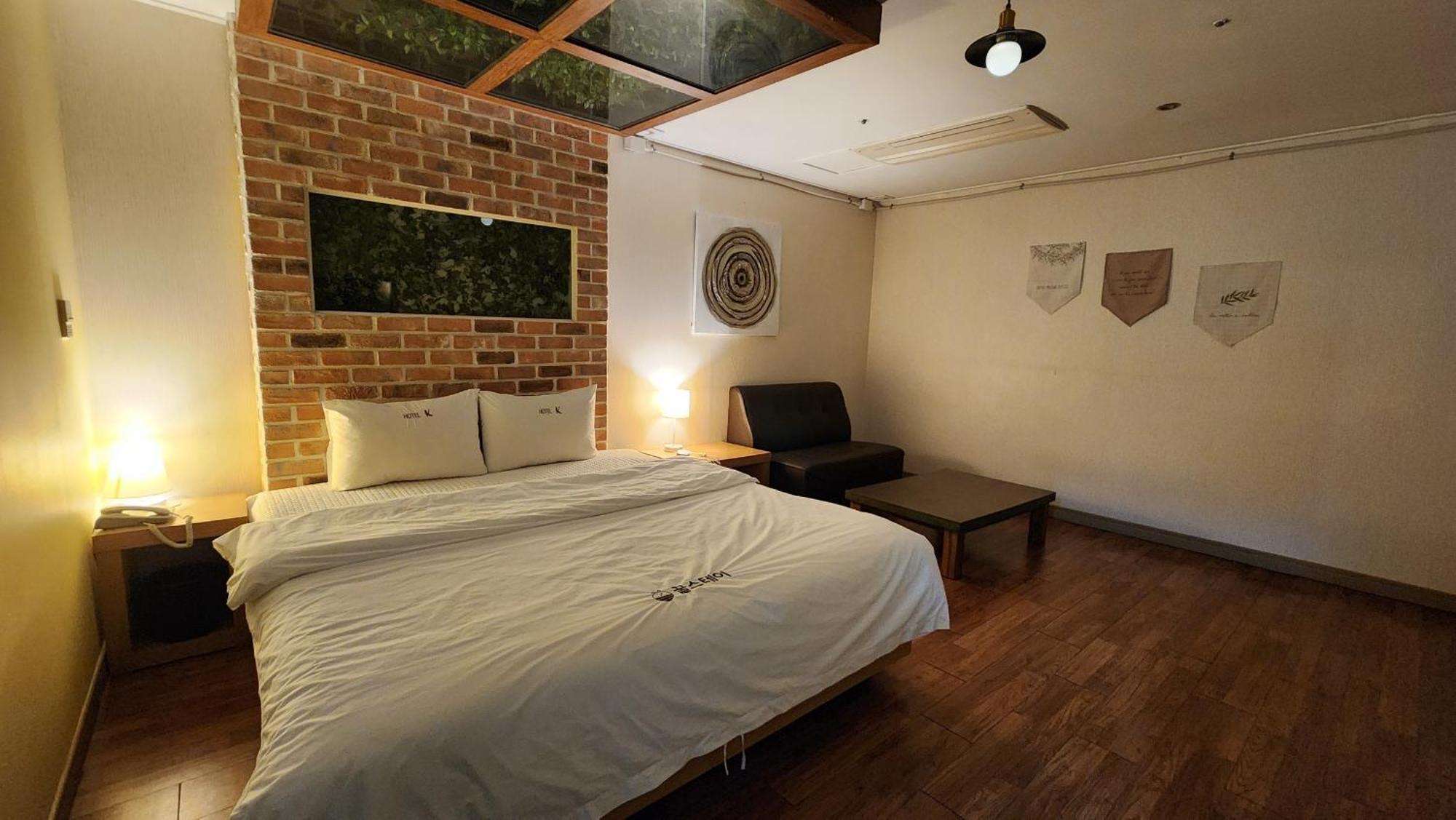 Gimhae Business Hotel K Εξωτερικό φωτογραφία
