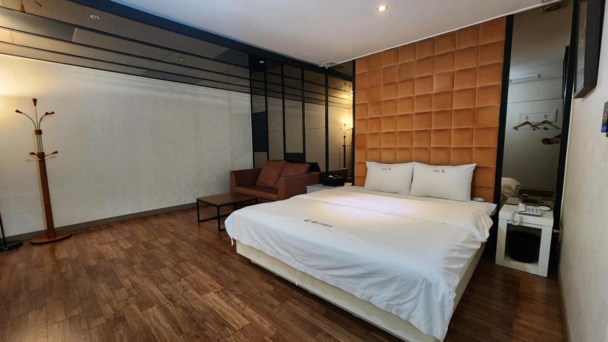 Gimhae Business Hotel K Εξωτερικό φωτογραφία