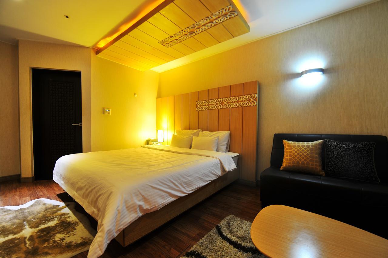 Gimhae Business Hotel K Εξωτερικό φωτογραφία