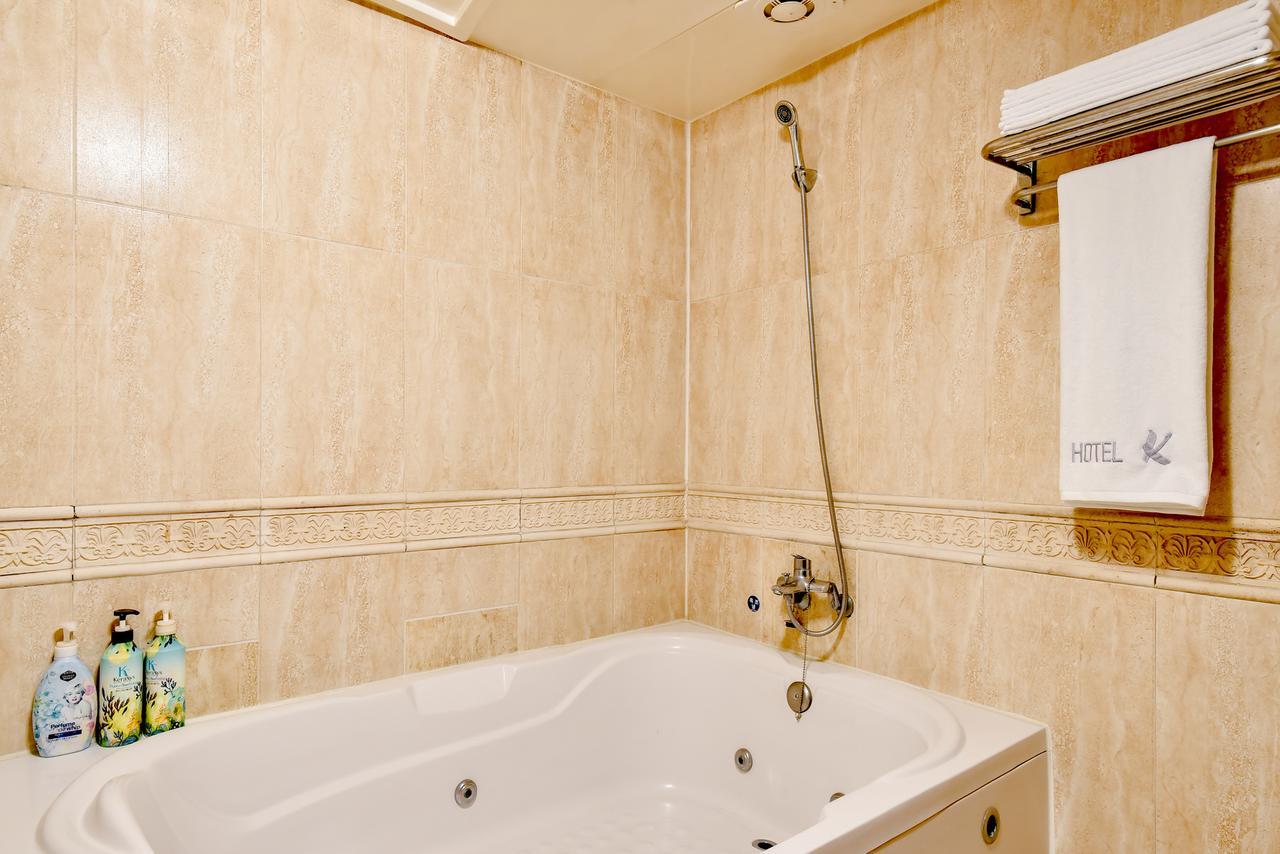 Gimhae Business Hotel K Εξωτερικό φωτογραφία