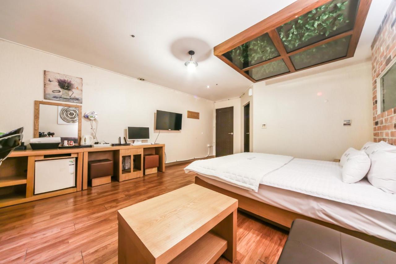 Gimhae Business Hotel K Εξωτερικό φωτογραφία