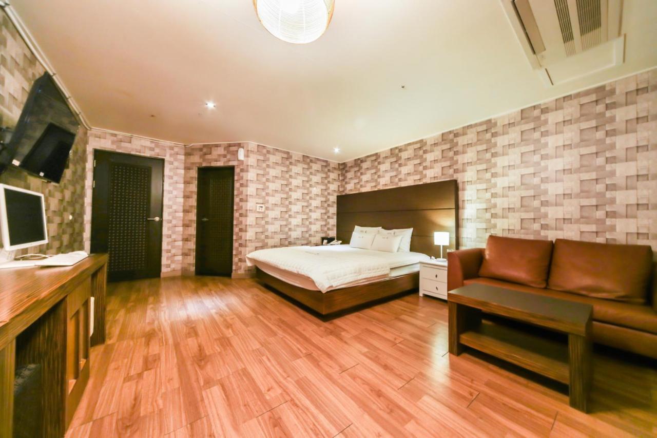 Gimhae Business Hotel K Εξωτερικό φωτογραφία