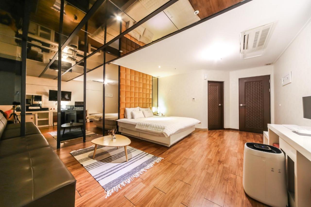 Gimhae Business Hotel K Εξωτερικό φωτογραφία
