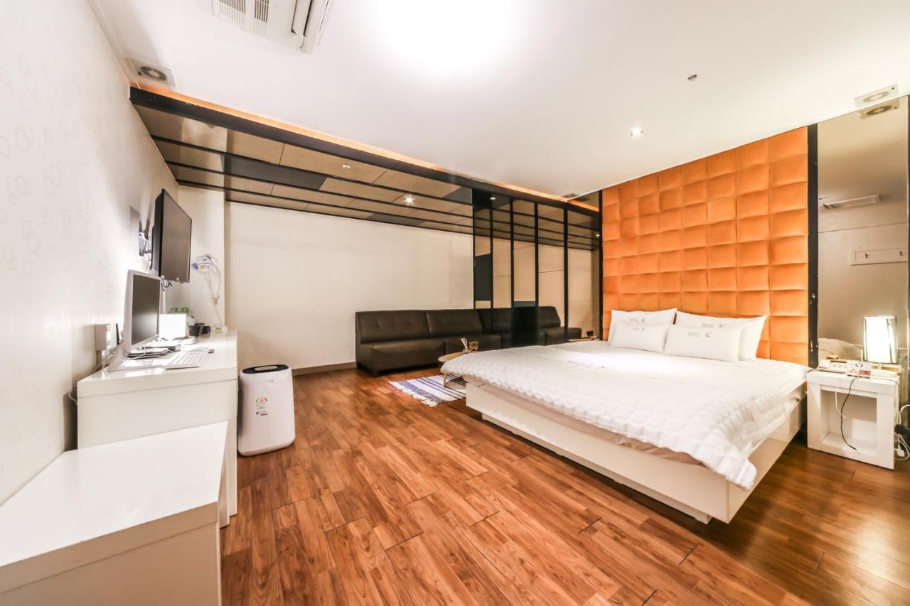 Gimhae Business Hotel K Εξωτερικό φωτογραφία