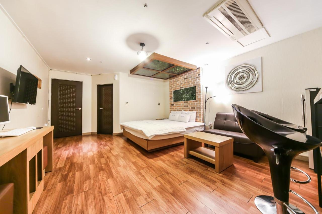 Gimhae Business Hotel K Εξωτερικό φωτογραφία